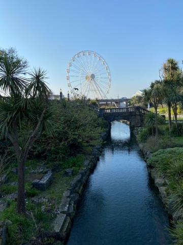 Modern Central Flat With Balcony & Free Parking On-Site Bournemouth Exteriér fotografie
