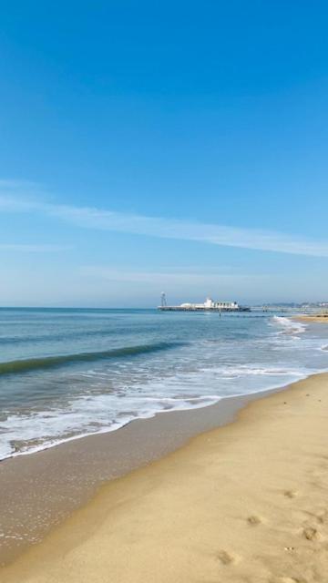 Modern Central Flat With Balcony & Free Parking On-Site Bournemouth Exteriér fotografie