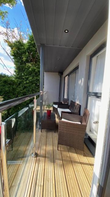 Modern Central Flat With Balcony & Free Parking On-Site Bournemouth Exteriér fotografie
